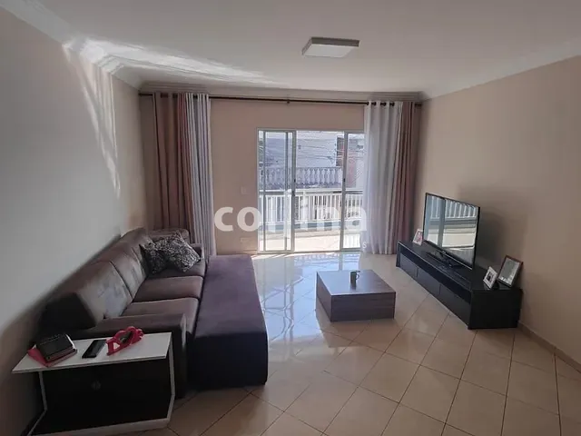 Casa 2 quartos e 4 banheiros, à venda, no bairro Parque Santa Teresa em Carapicuíba