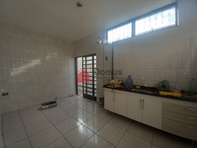 Casa com 250m², à venda, no bairro Loteamento Residencial Andrade em Pindamonhangaba