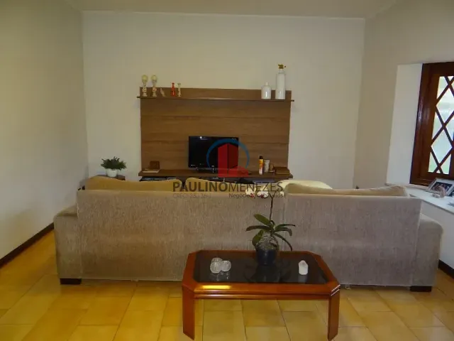 Casa com 600m² 3 quartos e 2 banheiros, à venda, no bairro Vila Pavan em Americana