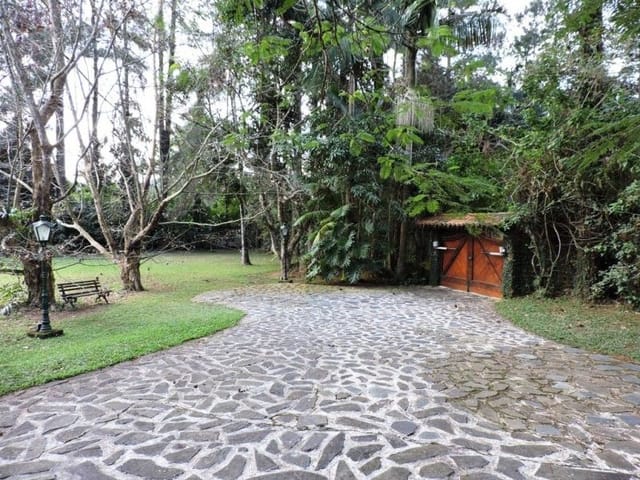 Casa com 3675m² 4 quartos e 7 banheiros, à venda, no bairro Chácara Eliana em Cotia