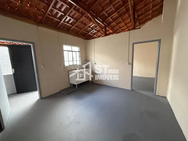 Casa com 80m² 1 quarto e 1 banheiro, para alugar, no bairro Centro em Andradas