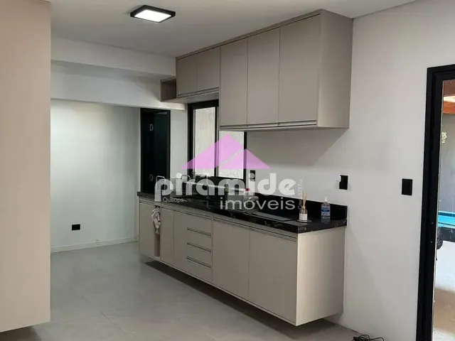 Casa com 10m² 1 quarto e 2 banheiros, à venda, no bairro Conjunto Residencial Dom Pedro I em São José Dos Campos