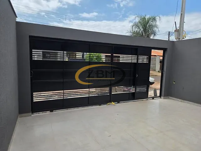 Casa com 180m² 3 quartos e 2 banheiros, à venda, no bairro Colúmbia em Londrina