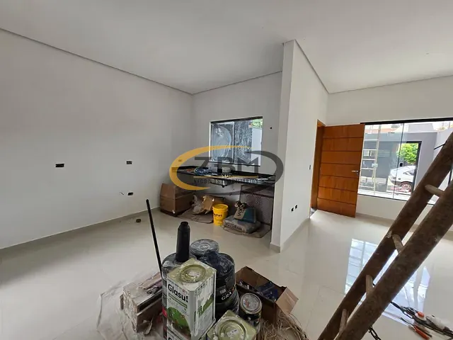 Casa com 180m² 3 quartos e 2 banheiros, à venda, no bairro Colúmbia em Londrina