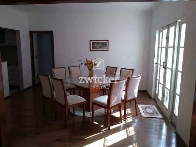 Casa com 550m² 4 quartos e 4 banheiros, à venda, no bairro Vila Industrial em Bauru