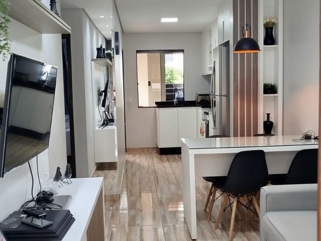 Casa com 130m² 2 quartos e 1 banheiro, à venda, no bairro Contorno em Ponta Grossa