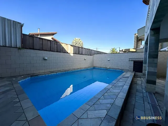 Casa 8 quartos e 5 banheiros, à venda, no bairro Centro em Bertioga