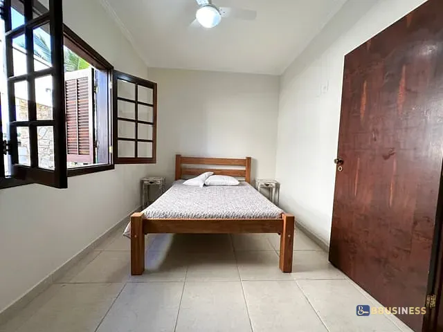 Casa 8 quartos e 5 banheiros, à venda, no bairro Centro em Bertioga