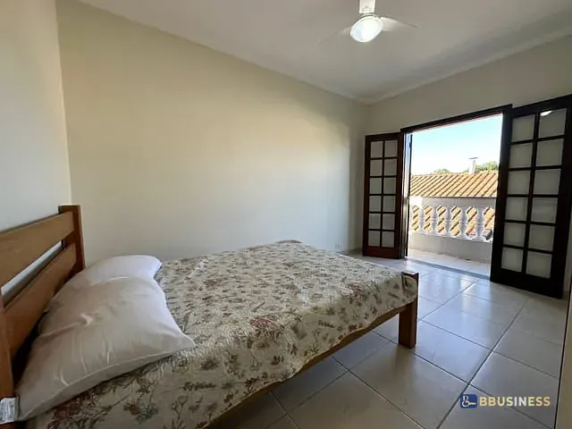 Casa 8 quartos e 5 banheiros, à venda, no bairro Centro em Bertioga