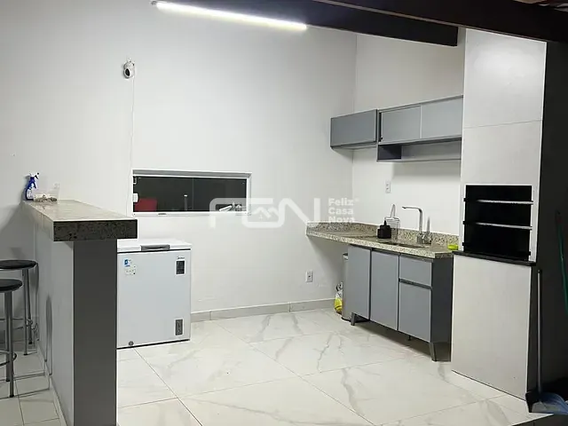Casa com 330m² 3 quartos e 4 banheiros, para alugar, no bairro Parque das Dunas (Abrantes) em Camaçari