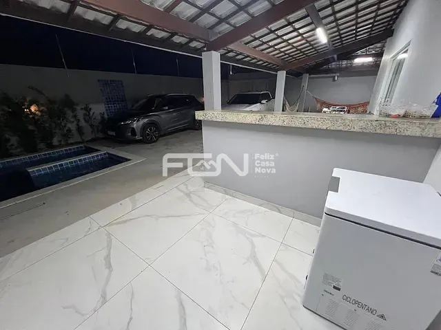 Casa com 330m² 3 quartos e 4 banheiros, para alugar, no bairro Parque das Dunas (Abrantes) em Camaçari