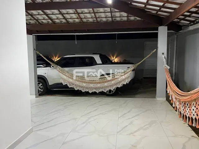 Casa com 330m² 3 quartos e 4 banheiros, para alugar, no bairro Parque das Dunas (Abrantes) em Camaçari