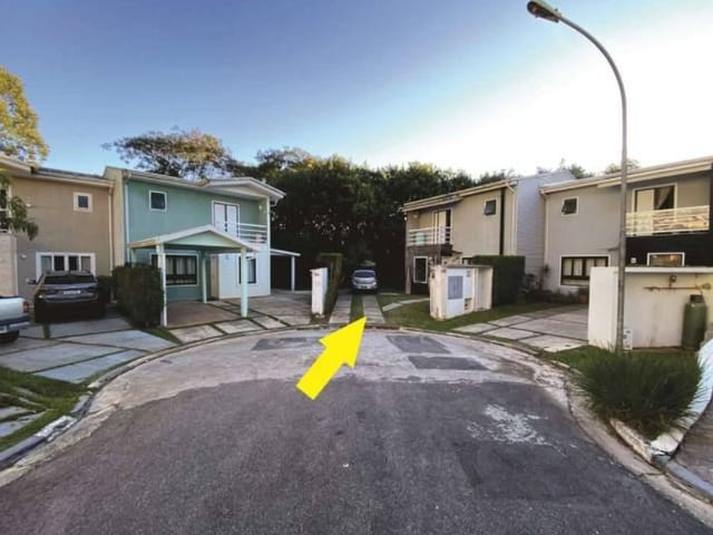 Casa com 340m² 3 quartos e 4 banheiros, à venda, no bairro Bosque do Vianna em Cotia