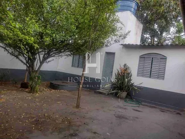 Casa com 360m² 3 quartos e 2 banheiros, à venda, no bairro Garavelo Residencial Park em Aparecida de Goiânia
