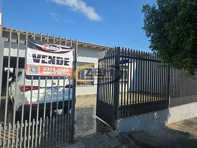 Casa com 250m² 3 quartos e 2 banheiros, à venda, no bairro Conjunto Café em Londrina