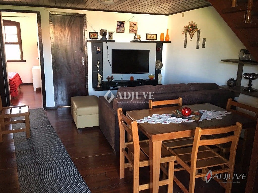 Casa à venda com 3 quartos, 72m² - Foto 4