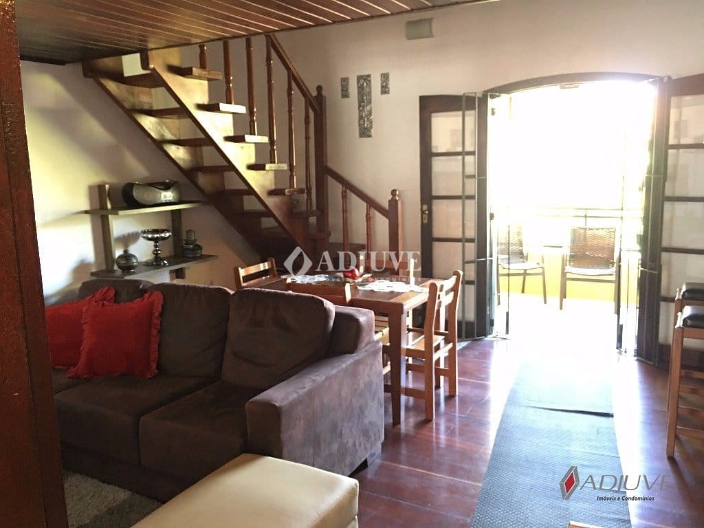 Casa à venda com 3 quartos, 72m² - Foto 7