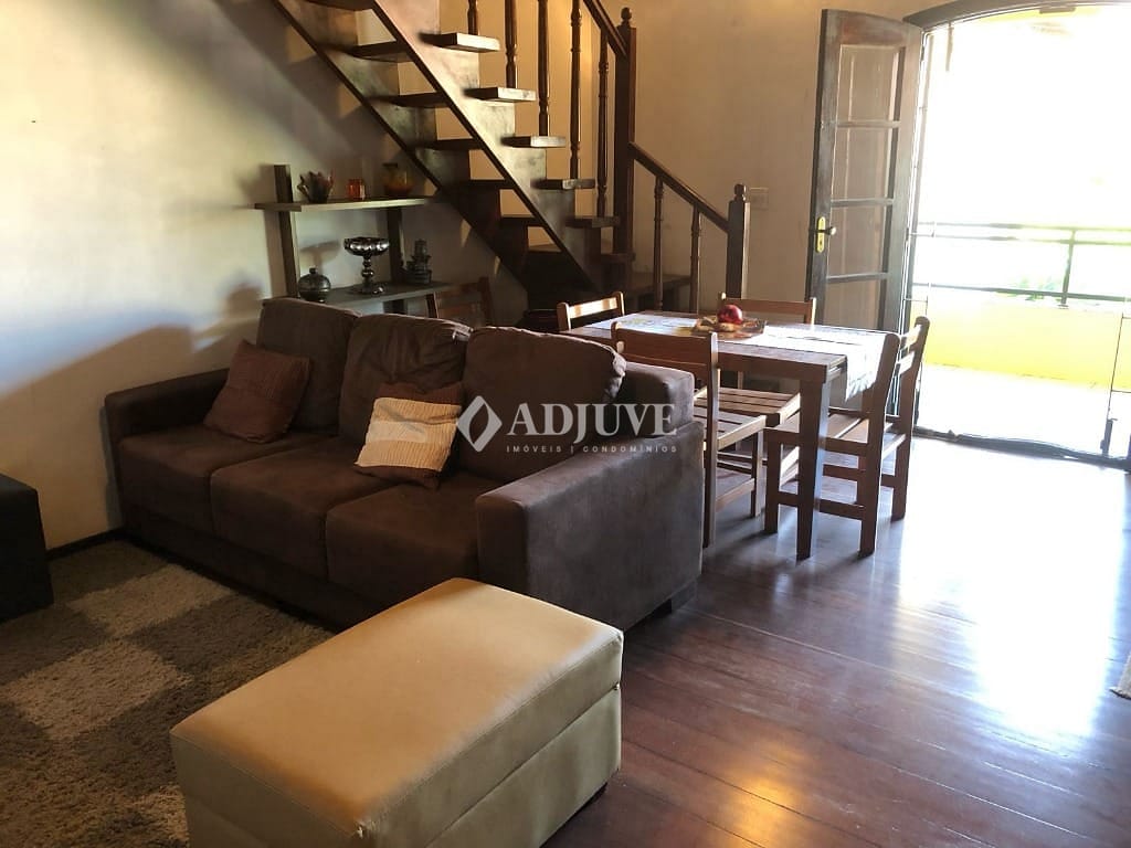 Casa à venda com 3 quartos, 72m² - Foto 9