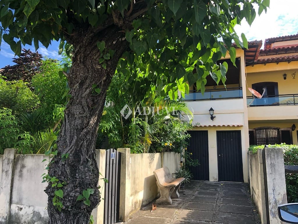 Casa à venda com 3 quartos, 72m² - Foto 2
