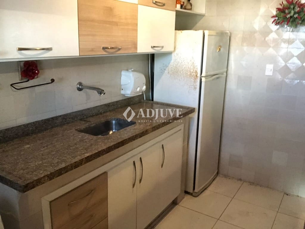 Casa à venda com 3 quartos, 72m² - Foto 11