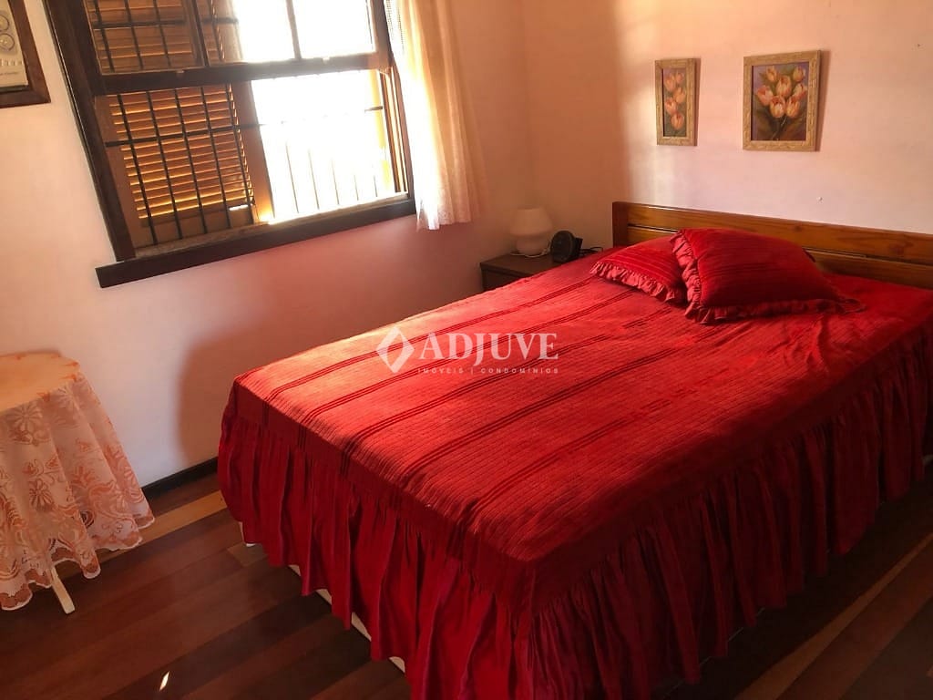 Casa à venda com 3 quartos, 72m² - Foto 13