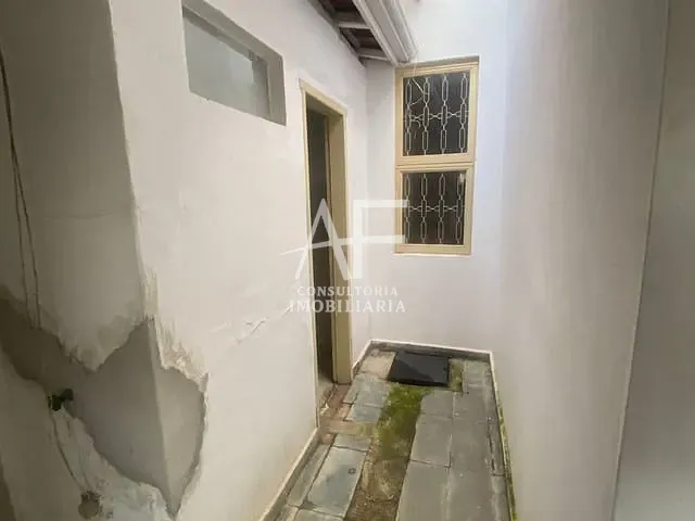 Casa com 233m² 2 quartos e 3 banheiros, à venda, no bairro Centro em Taubaté