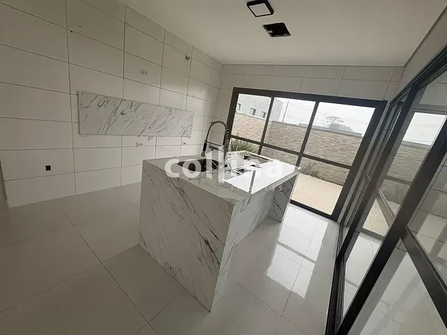 Casa com 125m² 3 quartos e 2 banheiros, à venda, no bairro Das Pedras em Cotia