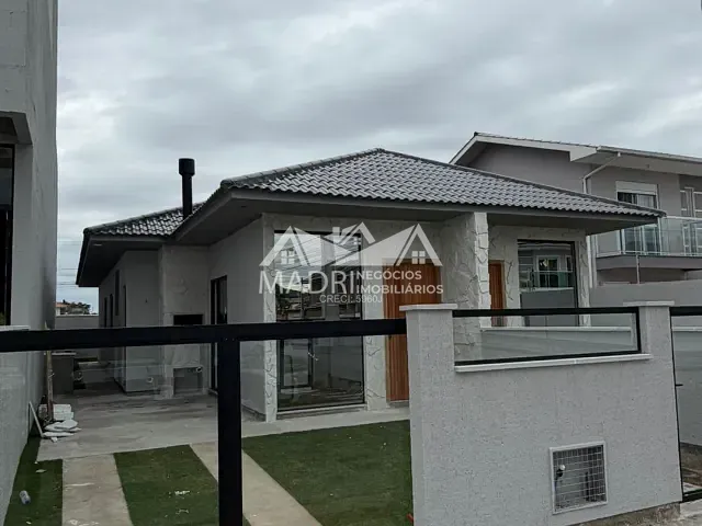 Casa 3 quartos e 2 banheiros, à venda, no bairro Rio Grande em Palhoça
