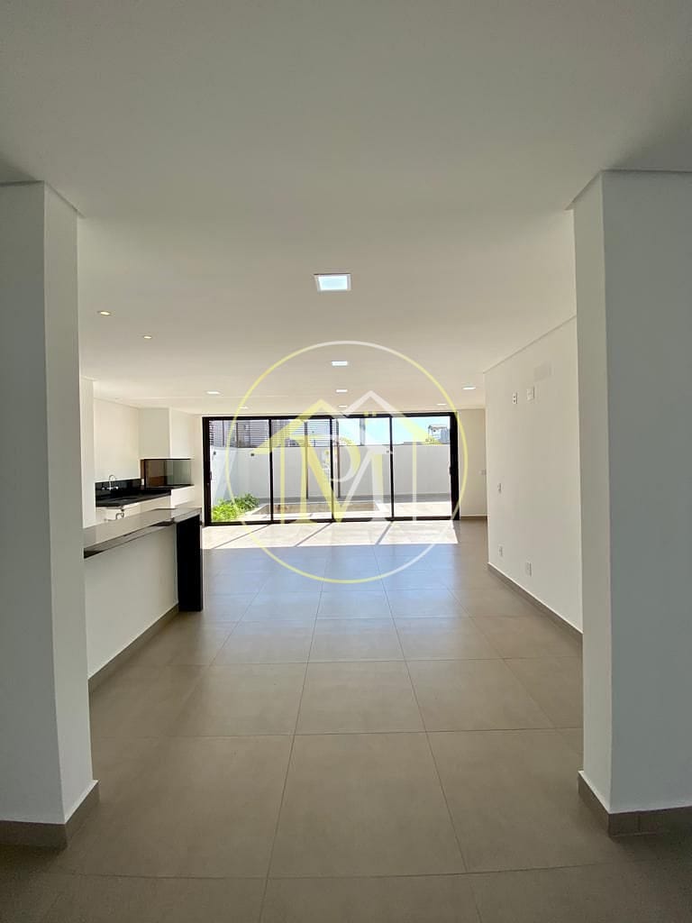 Casa à venda com 3 quartos, 240m² - Foto 8