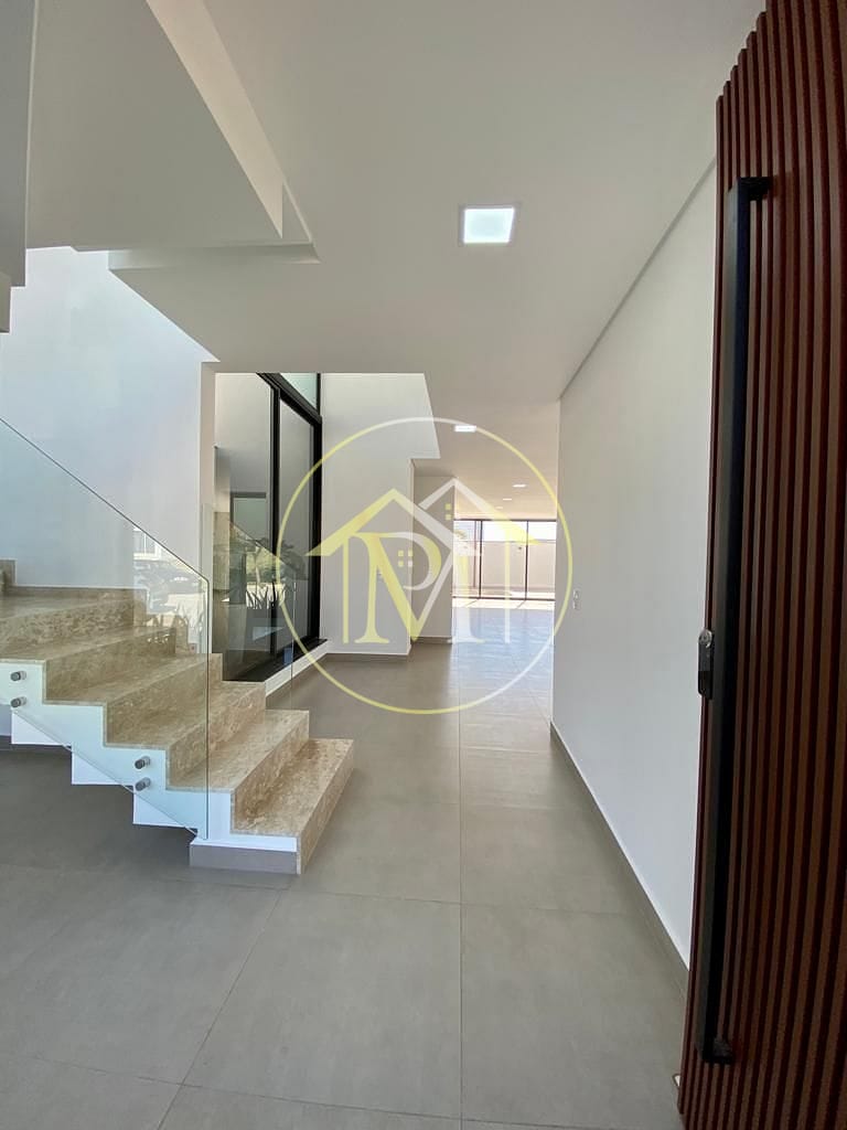Casa à venda com 3 quartos, 240m² - Foto 2