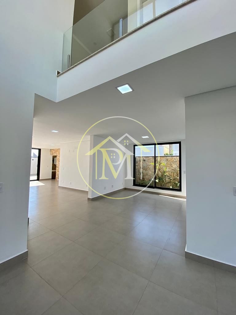Casa à venda com 3 quartos, 240m² - Foto 4