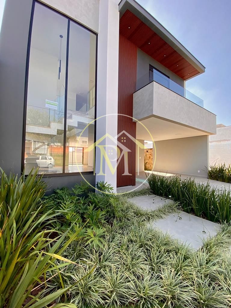 Casa à venda com 3 quartos, 240m² - Foto 1