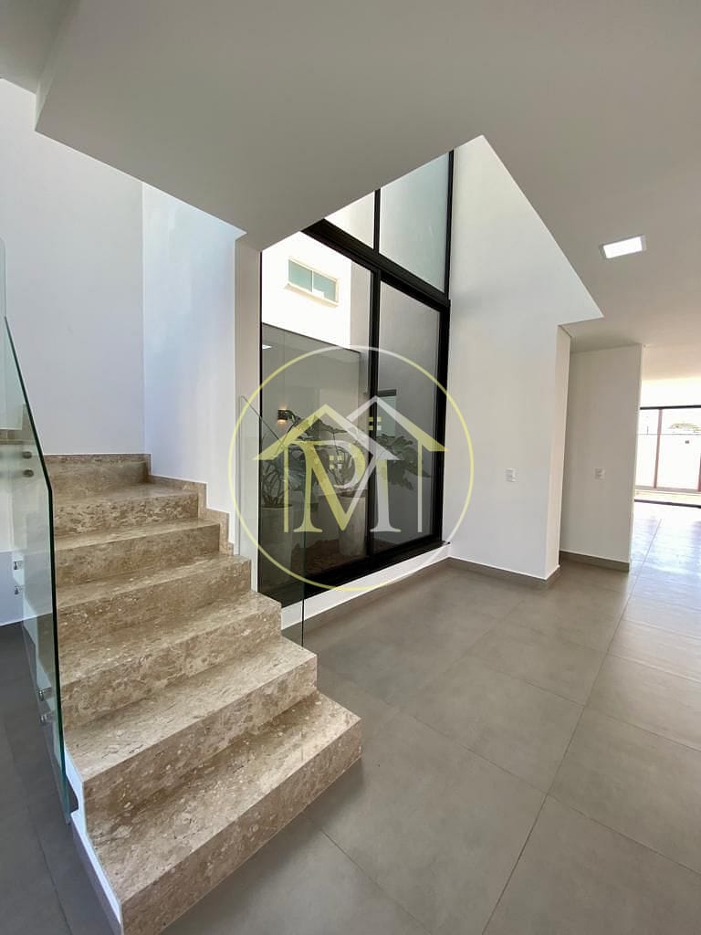 Casa à venda com 3 quartos, 240m² - Foto 3