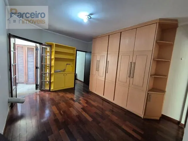 Casa 3 quartos e 4 banheiros, à venda, no bairro Chácara Seis de Outubro em São Paulo
