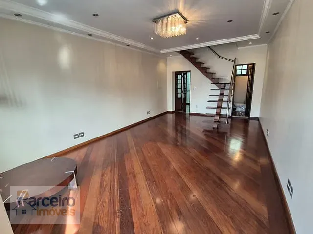 Casa 3 quartos e 4 banheiros, à venda, no bairro Chácara Seis de Outubro em São Paulo