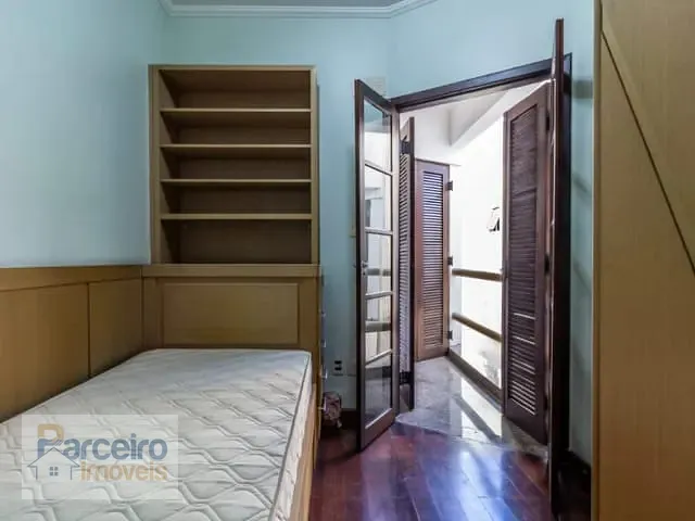Casa 3 quartos e 4 banheiros, à venda, no bairro Chácara Seis de Outubro em São Paulo