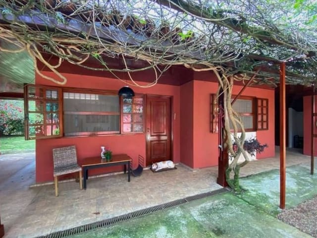 Casa com 1000m² 3 quartos e 4 banheiros, à venda, no bairro Chácara Vale do Rio Cotia em Carapicuíba