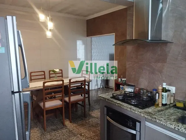 Casa 3 quartos e 1 banheiro, à venda, no bairro Centro em Poá