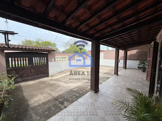 Casa 3 quartos e 2 banheiros, à venda, no bairro Pontal de Santa Marina em Caraguatatuba