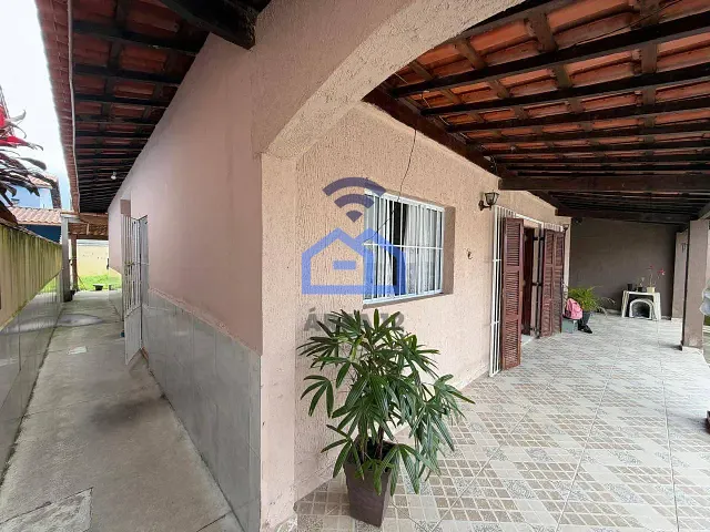 Casa 3 quartos e 2 banheiros, à venda, no bairro Pontal de Santa Marina em Caraguatatuba