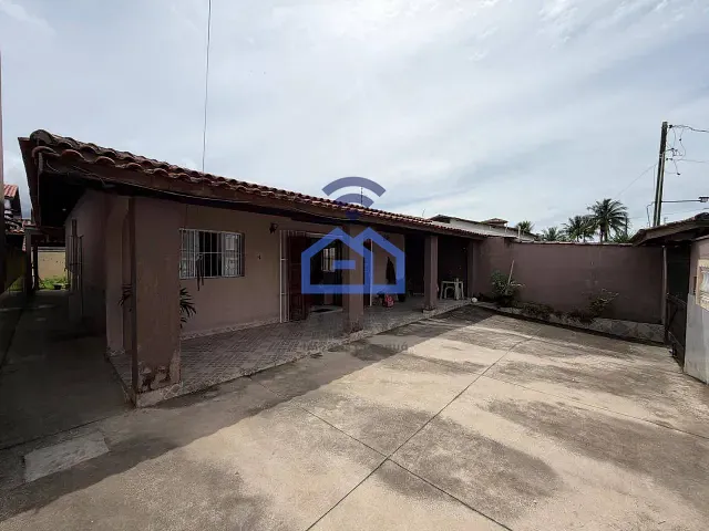 Casa 3 quartos e 2 banheiros, à venda, no bairro Pontal de Santa Marina em Caraguatatuba