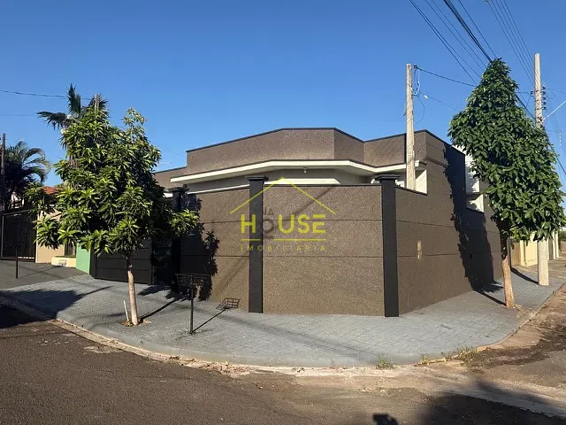 Casa com 150m² 3 quartos e 2 banheiros, à venda, no bairro Parque Residencial do Lago em Votuporanga