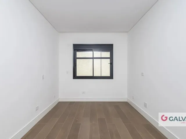 Casa 3 quartos e 3 banheiros, para alugar, no bairro Boa Vista em Curitiba