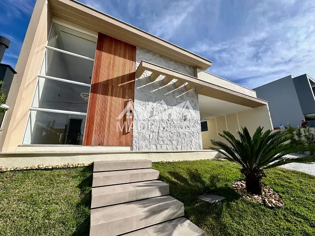 Casa com 300m² 3 quartos e 4 banheiros, à venda, no bairro São Sebastião em Palhoça