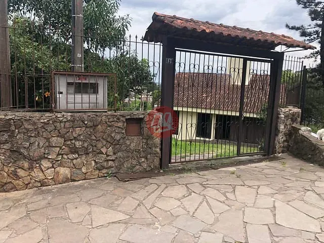 Casa com 241m² 4 quartos e 4 banheiros, à venda, no bairro Cascata em Porto Alegre