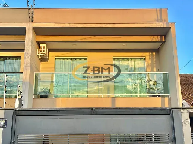 Casa com 150m² 3 quartos e 2 banheiros, à venda, no bairro Colúmbia em Londrina