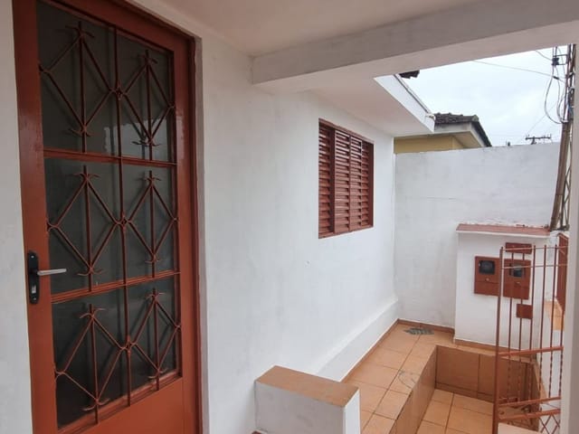 Casa 2 quartos e 1 banheiro, para alugar, no bairro Vila Fleming em São João da Boa Vista
