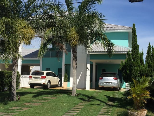 Casa 4 quartos e 4 banheiros, à venda, no bairro Parque Jóquei Club em Campos dos Goytacazes