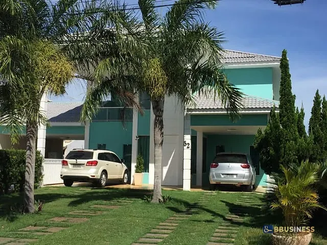 Casa 4 quartos e 4 banheiros, à venda, no bairro Parque Jóquei Club em Campos dos Goytacazes