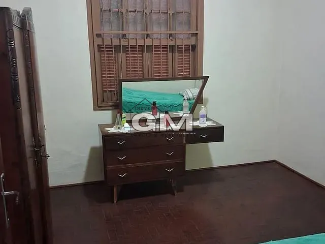 Casa 4 quartos e 2 banheiros, à venda, no bairro Vila Tibério em Ribeirão Preto